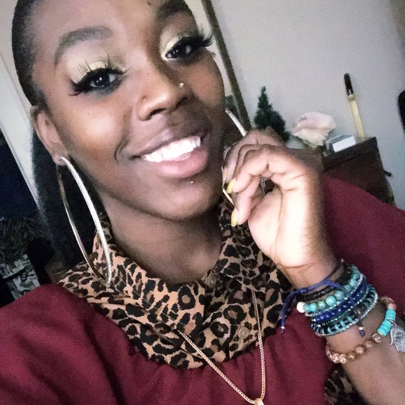 Meet your Posher, Lakesha - Picture 8 of 8